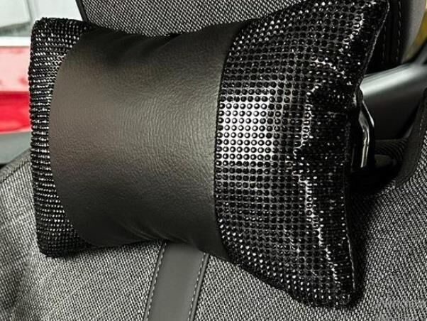 BOYUN YASTIĞI DERİ TAŞLI TAKIM  KOD:1216